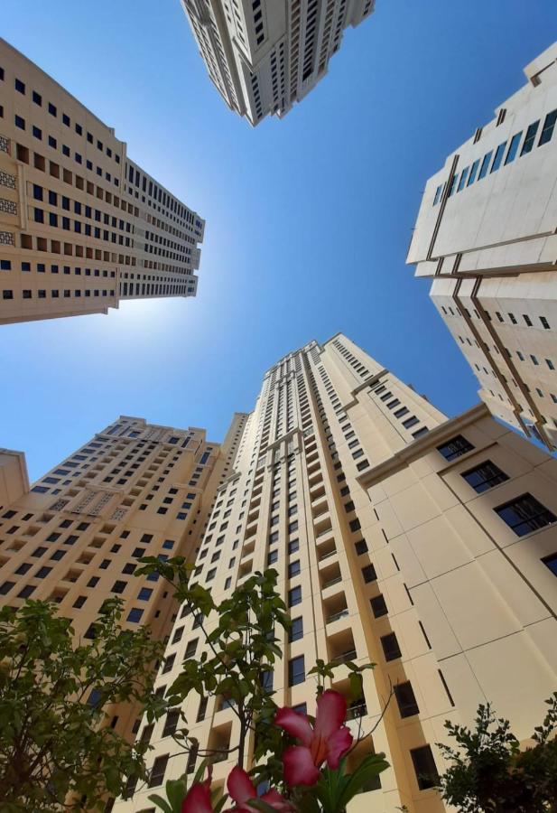 La Buena Vida Holiday Homes - Beach Front Very Spacious, Luxe And Modern 3 Bedroom With Full Kitchen In Jbr , 3 Min To The Jbr Beach Dubai Marina And Tram Station Eksteriør bilde