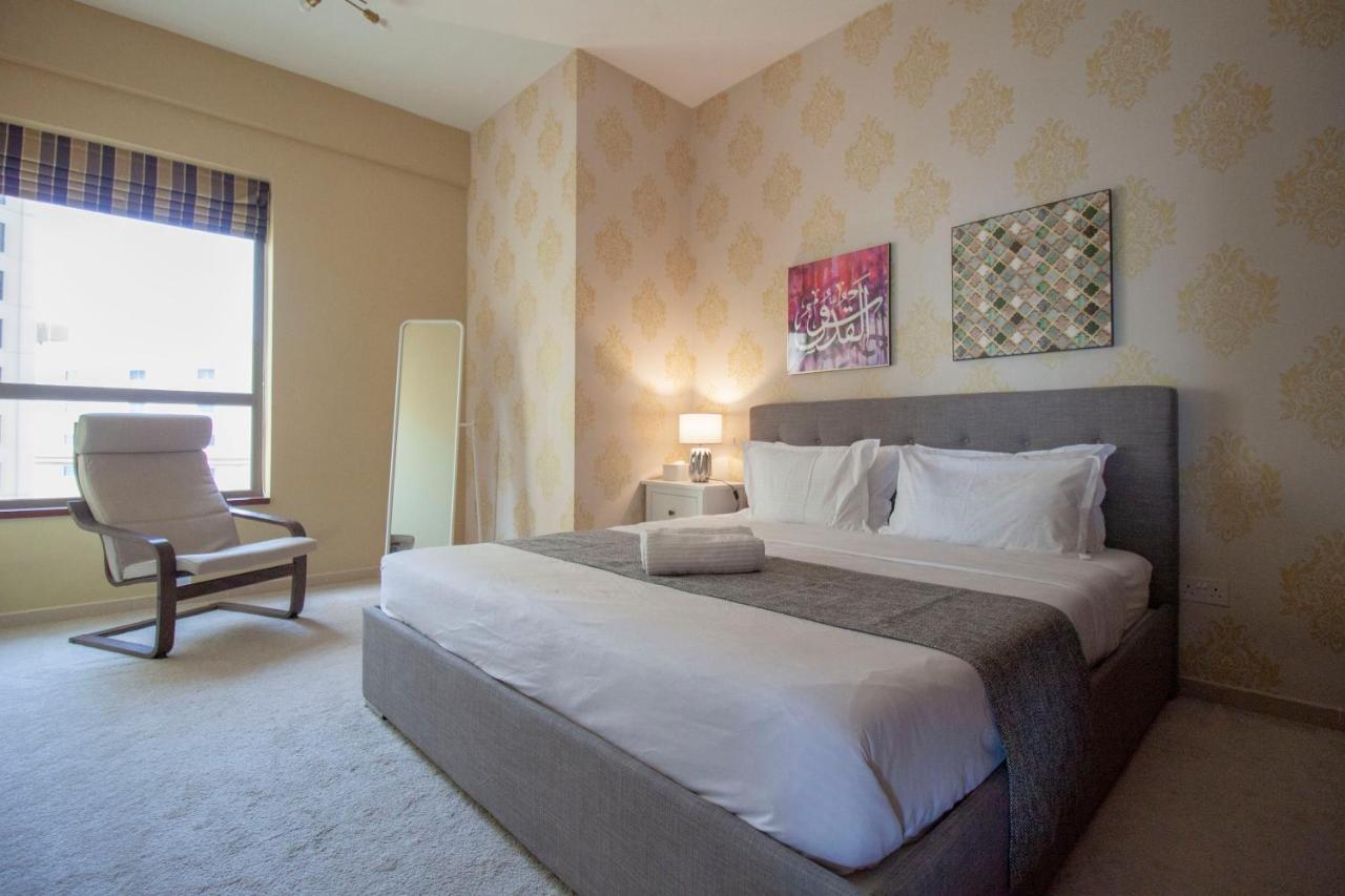 La Buena Vida Holiday Homes - Beach Front Very Spacious, Luxe And Modern 3 Bedroom With Full Kitchen In Jbr , 3 Min To The Jbr Beach Dubai Marina And Tram Station Eksteriør bilde